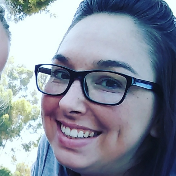 Meet your Posher, Alyssa - Picture 1 of 1